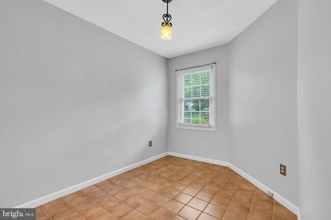 Building Photo - 31 Fair Acres Ct