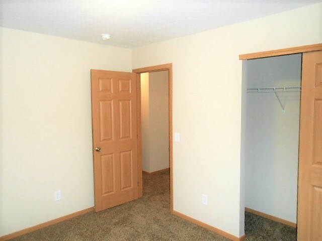 Building Photo - 6864 Mac Dr