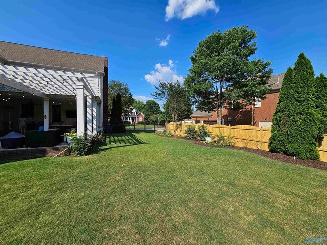 Building Photo - 3002 Brook Park Dr SE