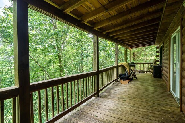 Building Photo - 124 Adair Dr