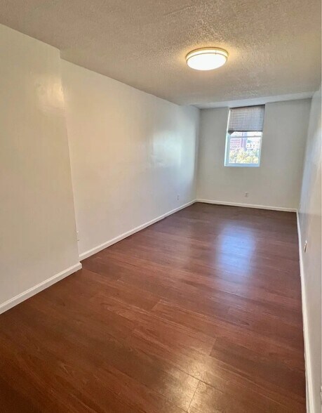 Building Photo - 306 Merchant St