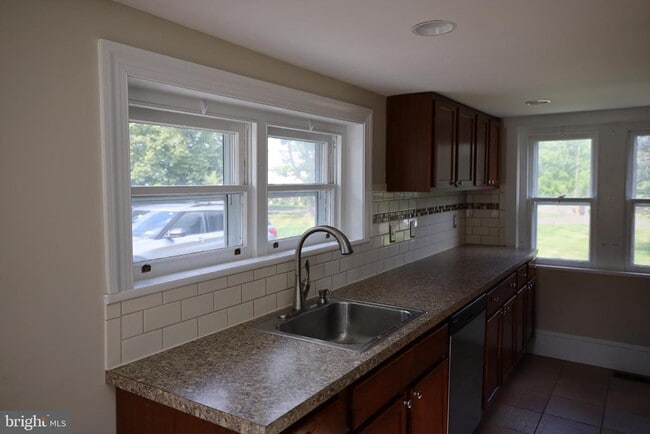 Building Photo - 3244 Skippack Pike