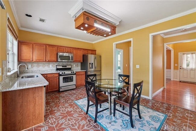 Building Photo - 8965 Friarbridge Dr