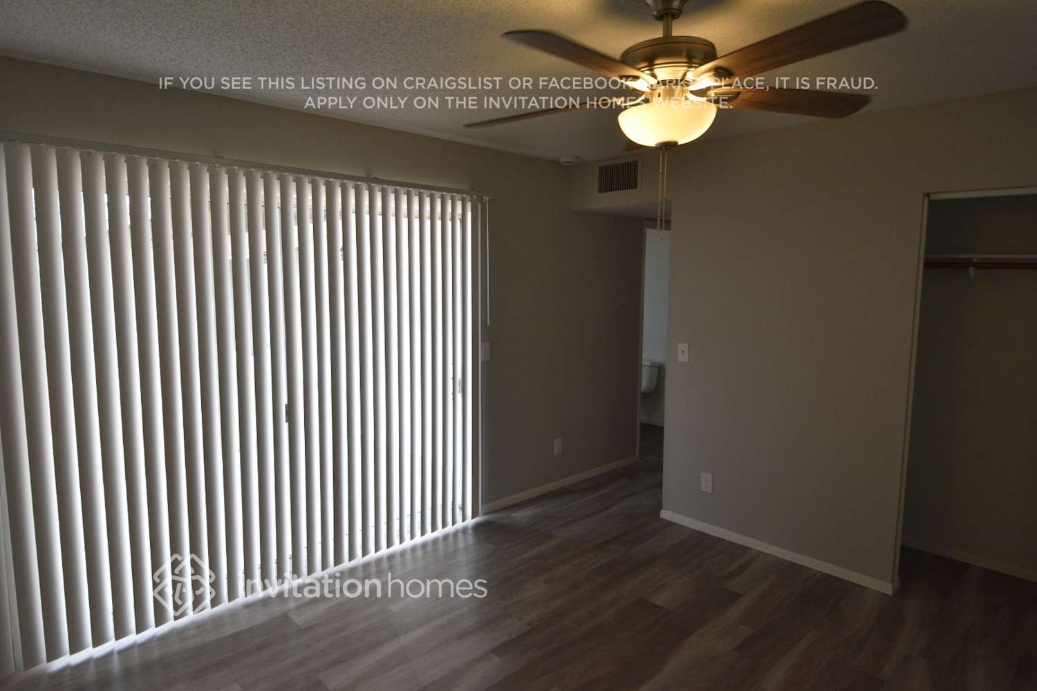 Building Photo - 3321 W Laurel Ln