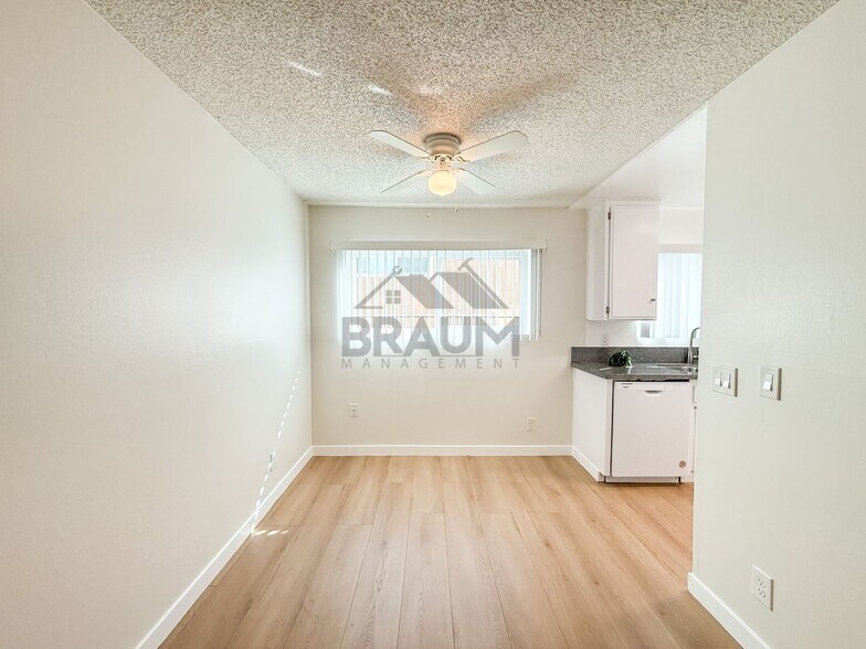 Building Photo - 13347 Victory Blvd