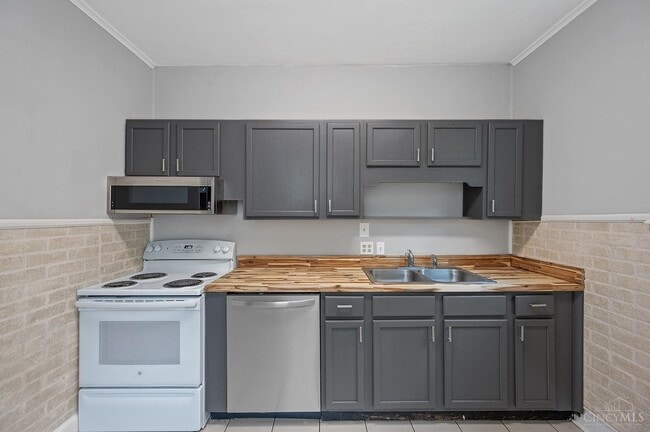 Building Photo - Grand Vista 6166-6170