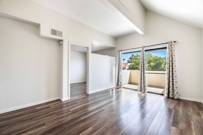 Building Photo - No Showing until 10/10
