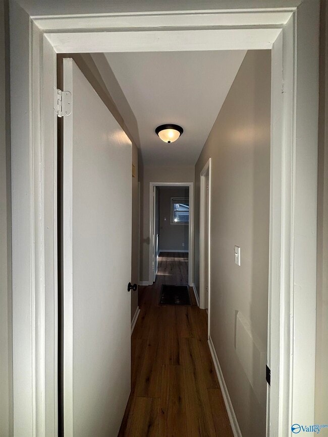 Building Photo - 510 Clift Dr