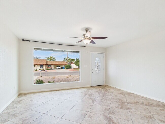 Building Photo - Desert Valley Estates Charm