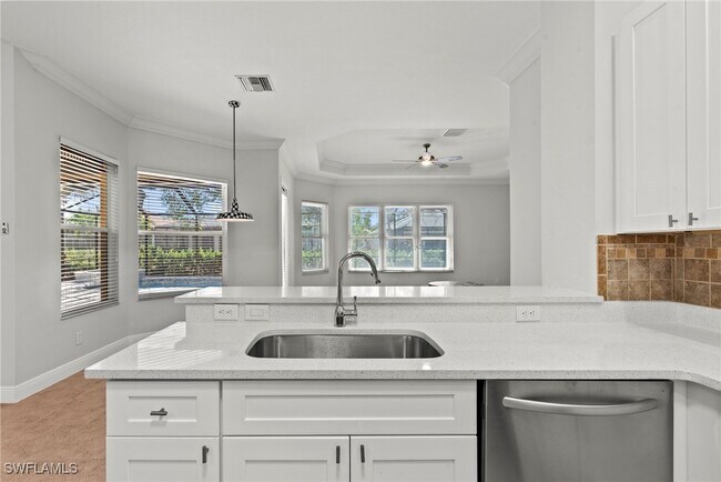 Building Photo - 16119 Coco Hammock Way