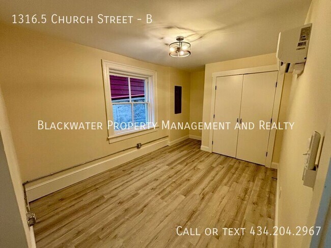 Building Photo - 1316.5 Church St