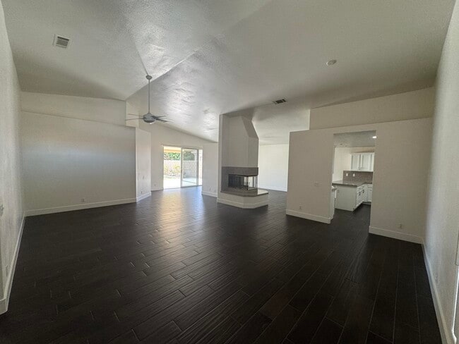 Building Photo - 74081 W Petunia Pl