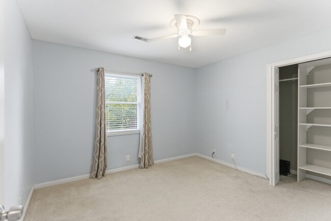 Building Photo - 10012 Double Tree Rd