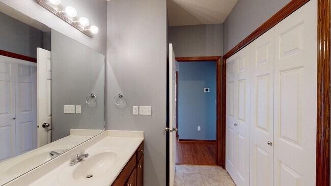 Building Photo - Fantastic condo in Ankeny-6mo Lease Option