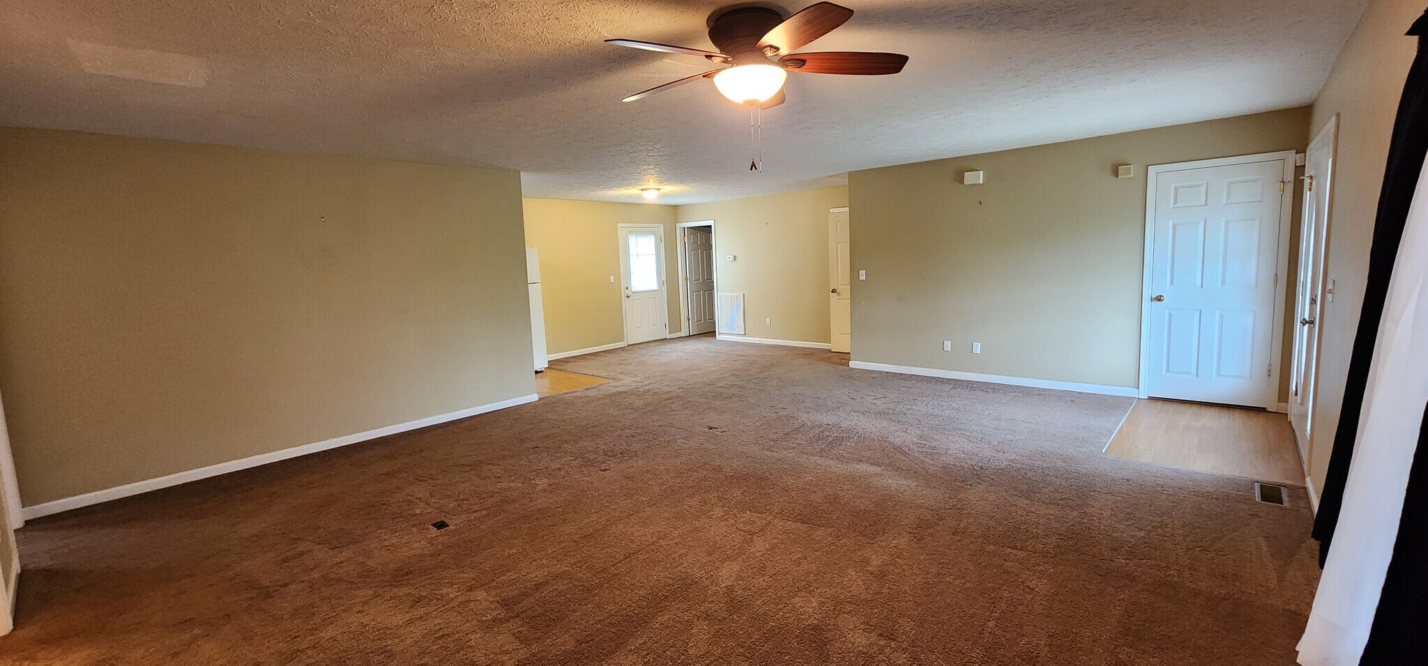 Building Photo - 1714 Bend View Ln