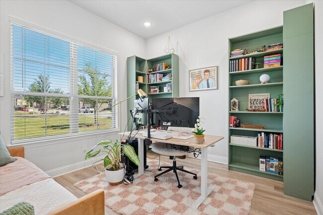 Building Photo - 7207 Daytona Mews