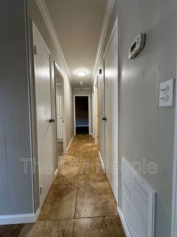 Building Photo - 50 Greenland Dr