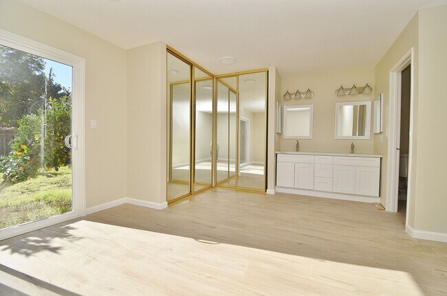 Building Photo - COMING SOON | $4,090 / 4 BR - GORGEOUS REMODELED PARKMONT HOME IN CENTRAL FREMONT