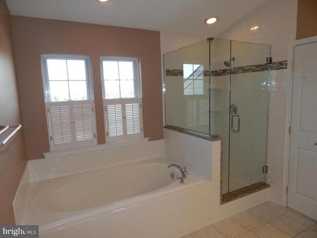 Building Photo - 1983 Cullen Way