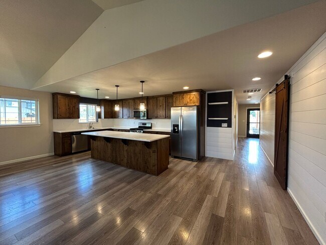 Building Photo - Corner Lot 3 Bed / 2 Bath Home with RV Parking – NW Redmond - PENDING APPLICATION
