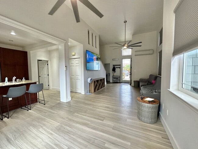 Building Photo - Modern & Custom 3 Bedroom / 2.5 Bathroom House in The Cottages At Kehalani! Pet friendly!