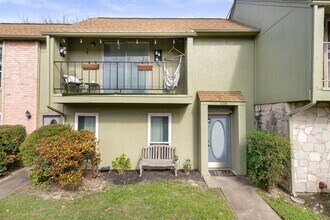 Building Photo - 9009 N Plaza