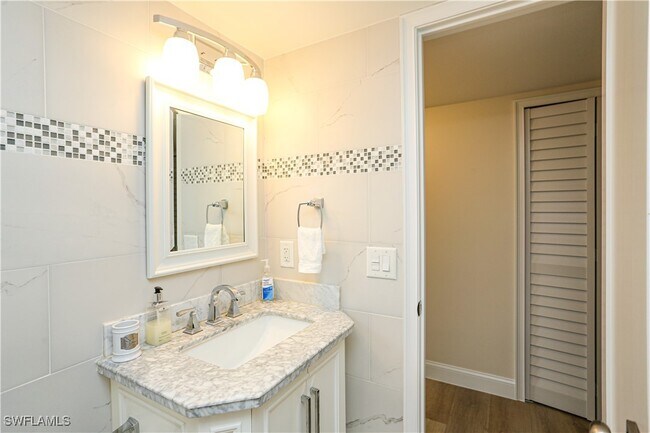 Building Photo - 3030 Binnacle Dr