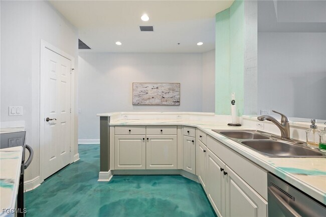 Building Photo - 2743 First St