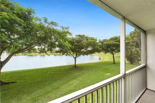 Building Photo - 3150 N Course Ln