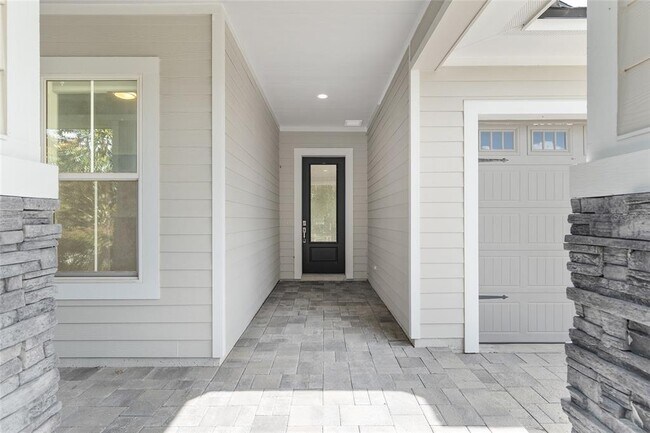 Building Photo - 11890 SW 33rd Ln