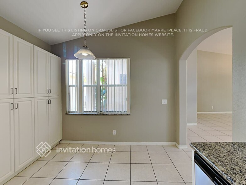 Building Photo - 5842 NW 119th Dr