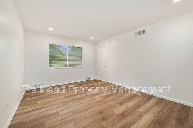 Building Photo - 7801 W 83rd St