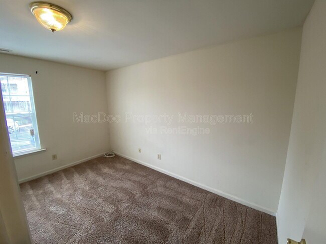 Building Photo - 76 Red Maple Ct