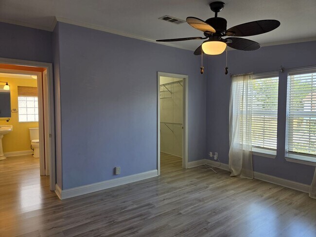 Building Photo - Downtown Gulfport - The Pineapple House