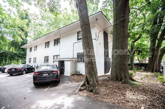 Building Photo - 711 Argonne Ave NE