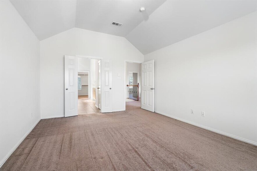 Building Photo - 910 Waterside Dr