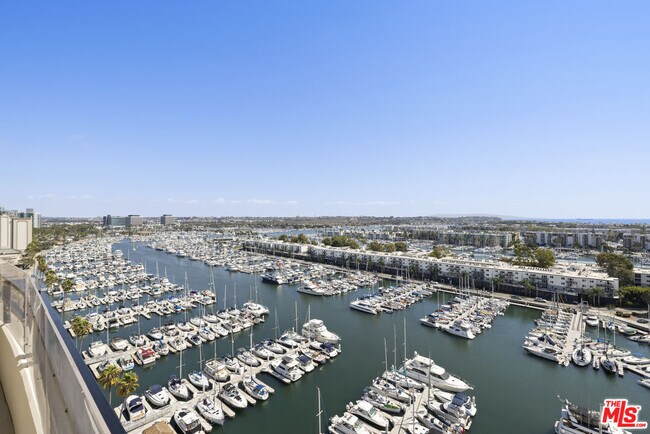 Building Photo - 4267 Marina City Dr