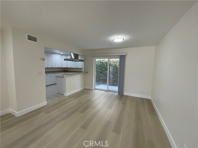 Building Photo - 2641 Santa Ana Ave