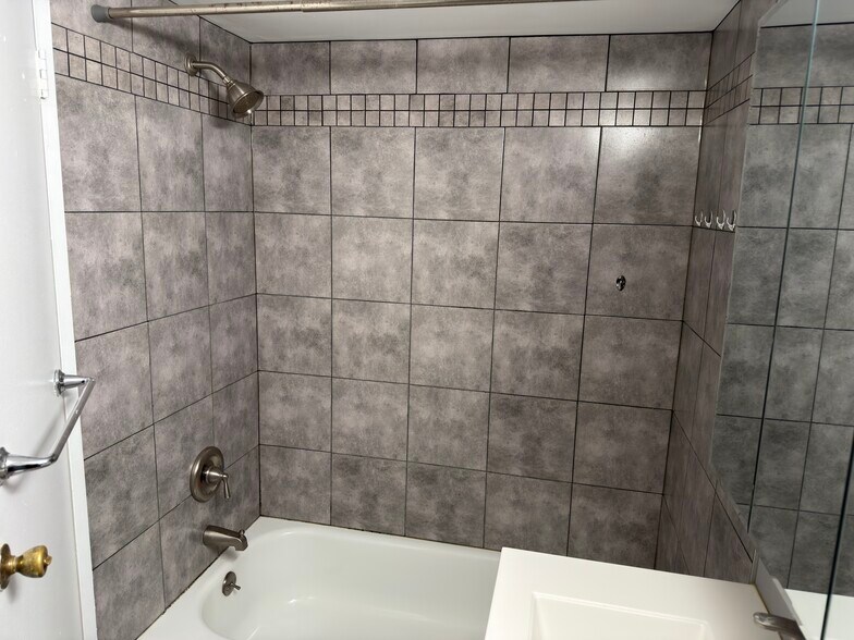 Building Photo - 9926 Haldeman Ave