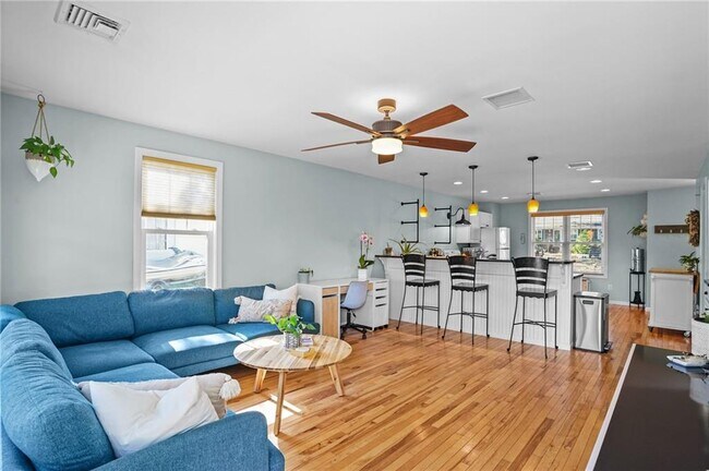 Building Photo - 31 Smith St