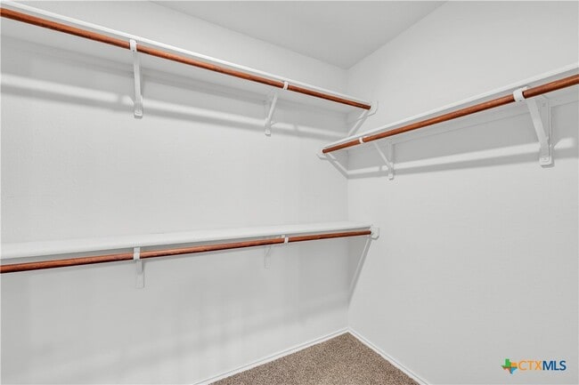 Building Photo - 2420 Elba Dr