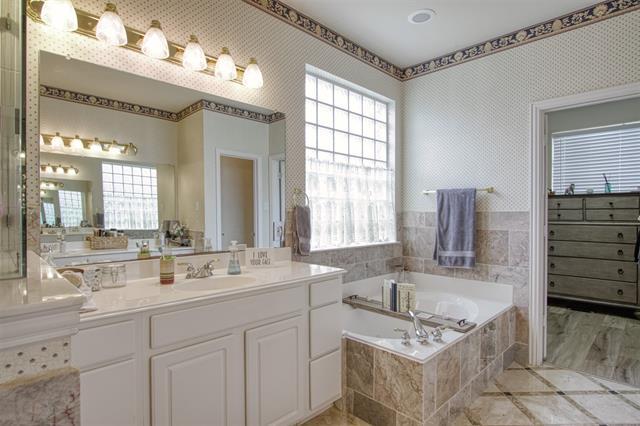 Building Photo - 2501 Royal Birkdale Dr