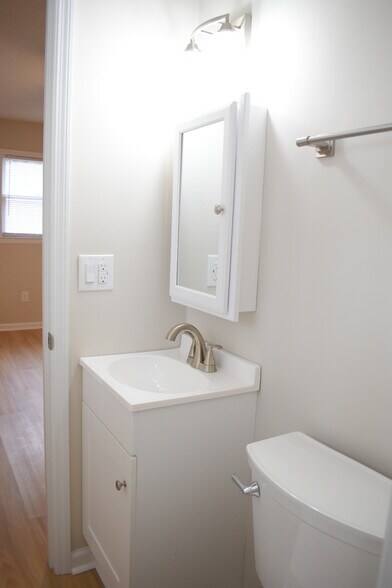 Building Photo - 4839 Berkley Dr