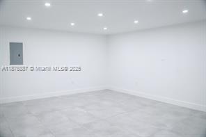 Building Photo - 2523 Bogota Ave