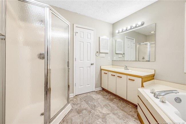 Building Photo - 6813 Willowbrook Dr