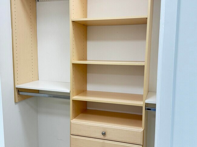 Building Photo - 16275 Collins Ave