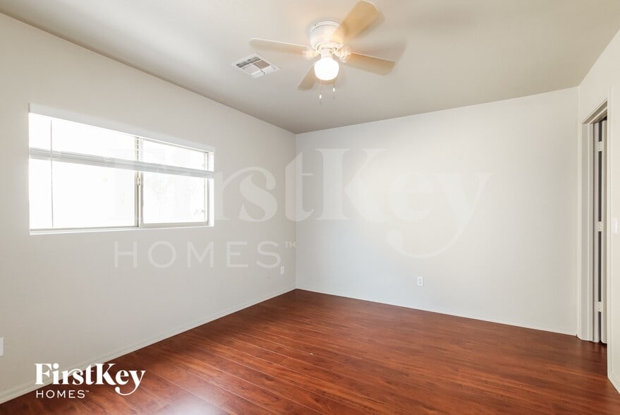Building Photo - 15029 W Larkspur Dr