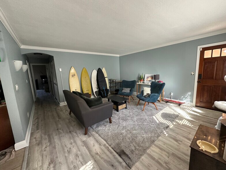 Spacious Living Area - 4127 38th St