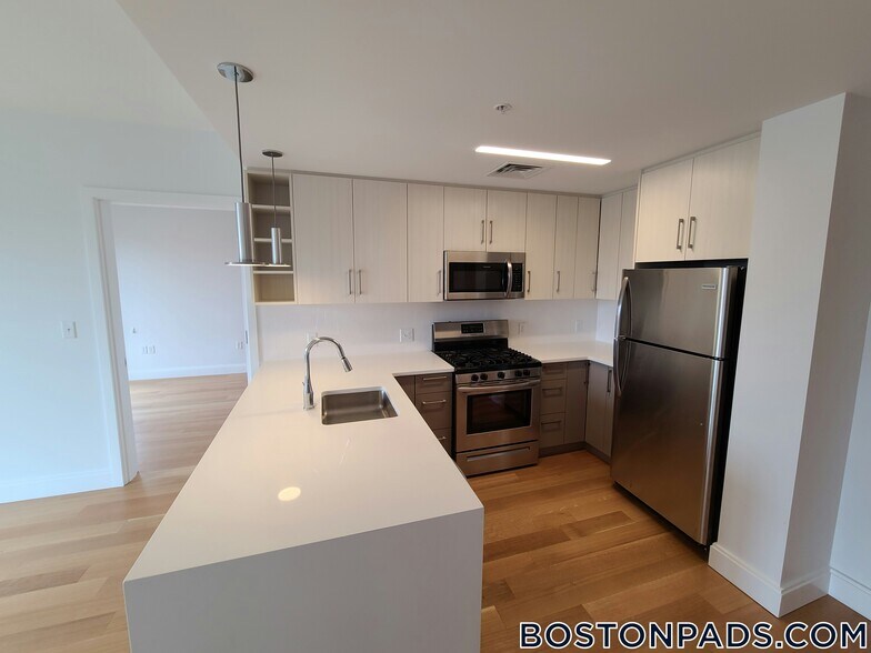 Building Photo - 150 Camden St