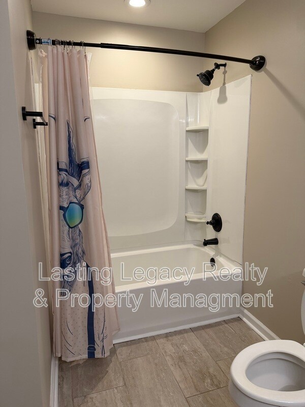 Building Photo - 179 Canterbury Dr